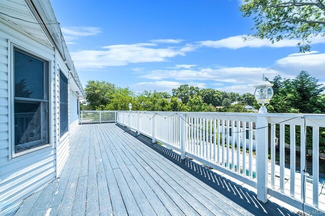 Building Photo - 309 Sunrise Dr