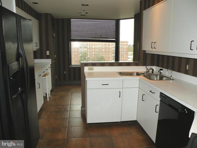 Foto del edificio - 3704 N Charles St