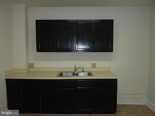 Building Photo - 408 Camden Ct