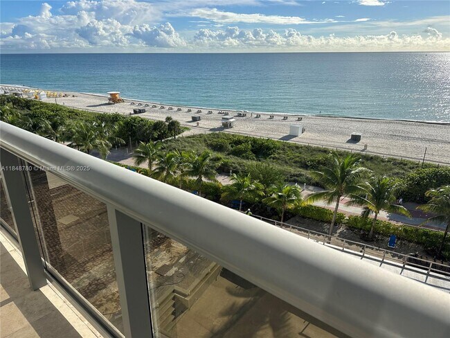 Foto del edificio - 6039 Collins Ave