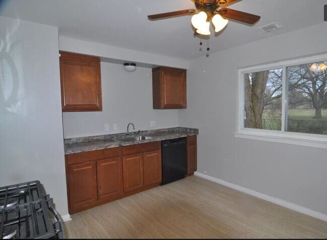 Building Photo - 1642 Conway Ave