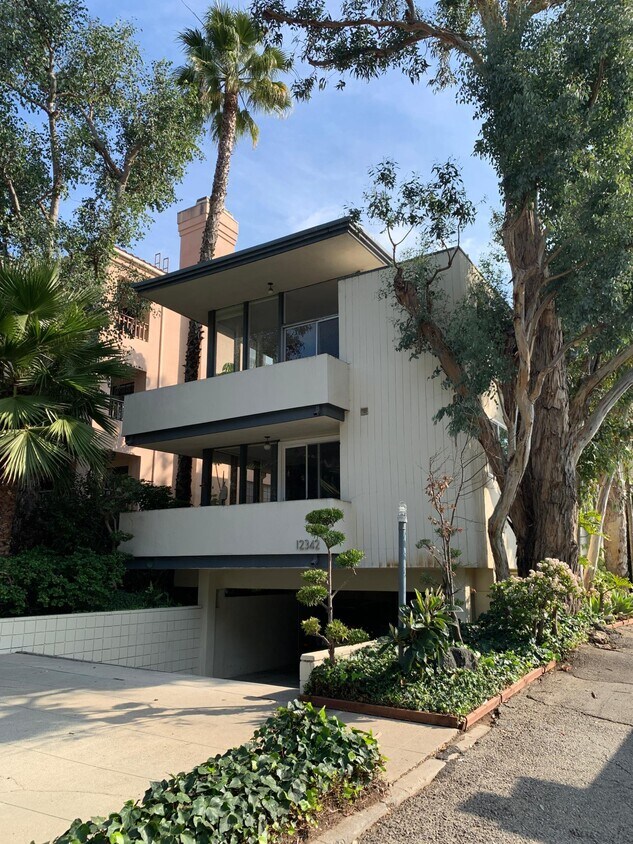Primary Photo - 12342 Montana Ave