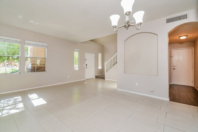 Foto del edificio - 1469 S Hawk Ln