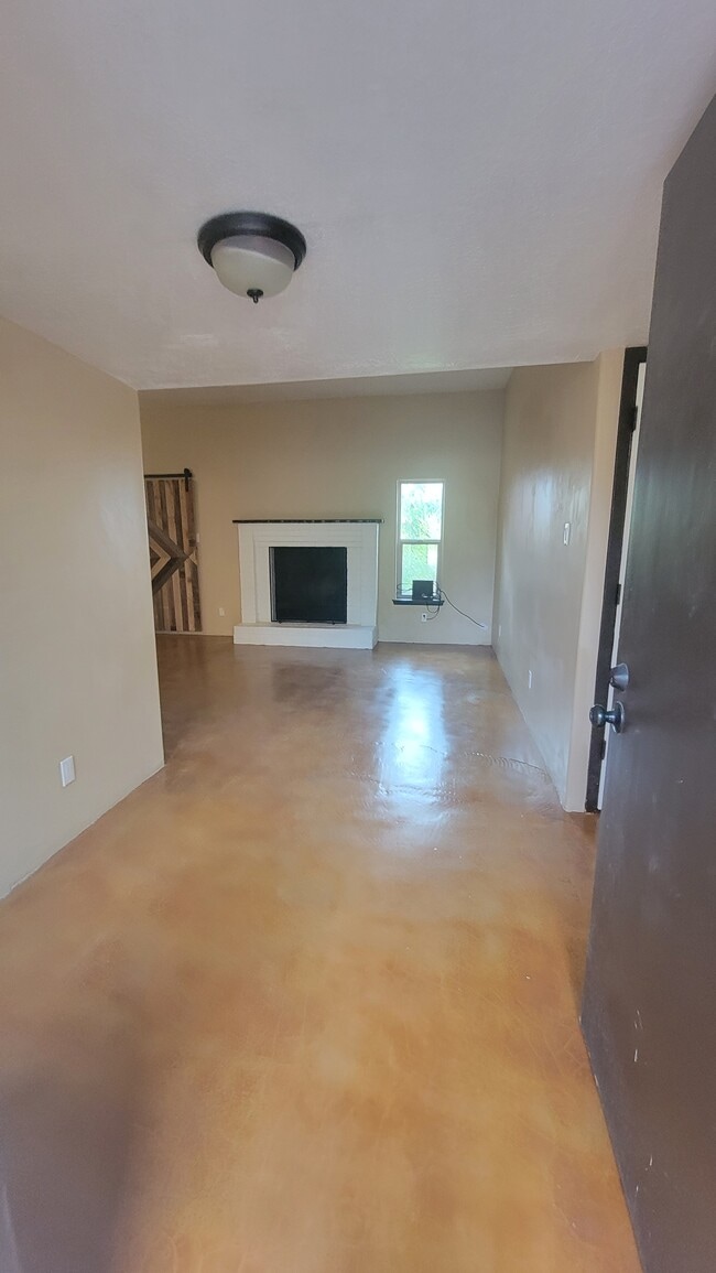 Building Photo - 3323 Camino Prado Vista