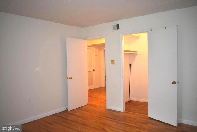 Foto del edificio - 125 Clubhouse Dr SW