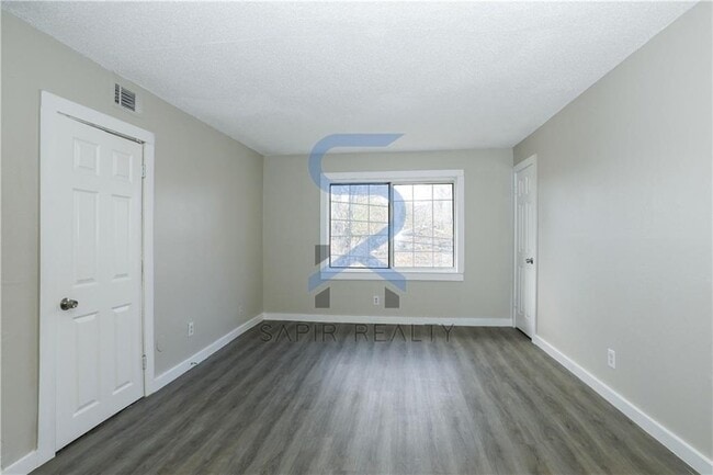 Foto del edificio - 2055 Alison Ct SW