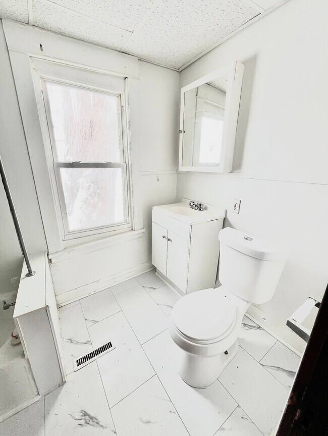 Foto del edificio - 65 Euclid Ave