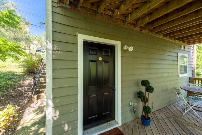 Foto del edificio - 107 E Clifton Ave