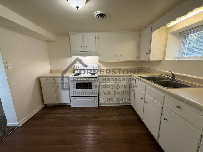 Building Photo - 9536 Hardy Rd
