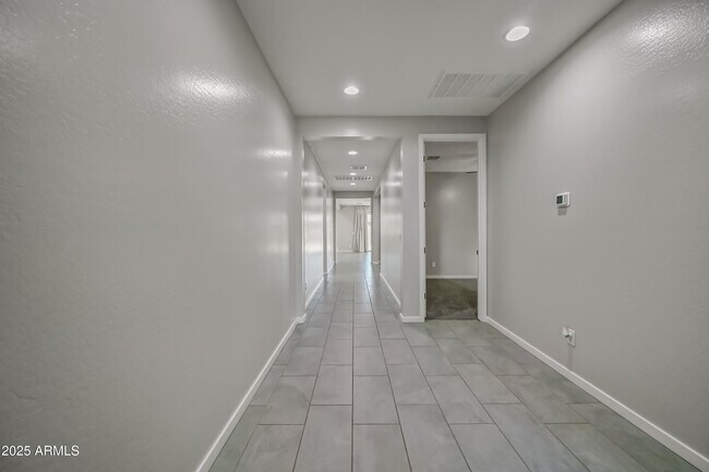 Foto del edificio - 11069 W Hadley St