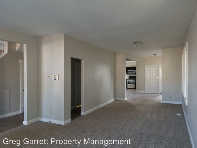 Foto del edificio - 5 br, 3 bath House - 931 Blair St