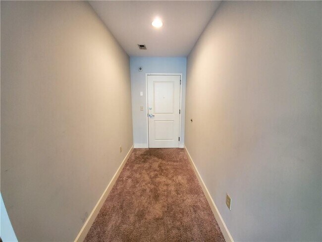 Foto del edificio - 950 W Peachtree St NW