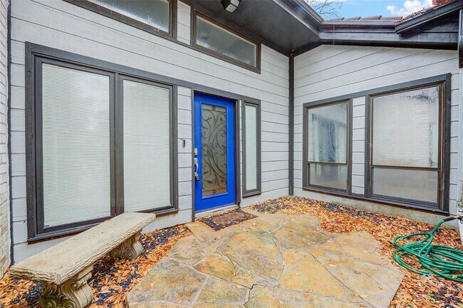 Foto del edificio - 5607 Moss Glenn Ln