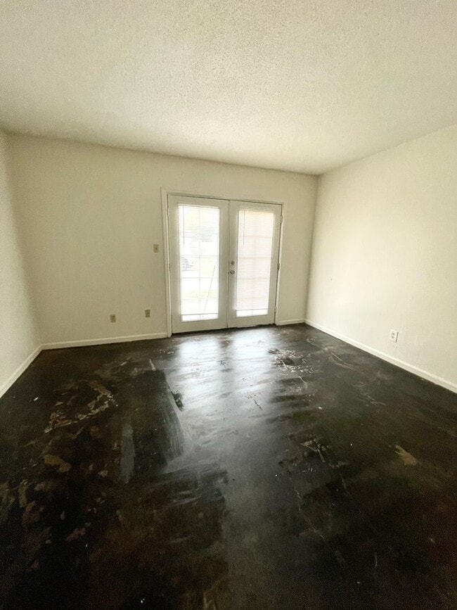 Building Photo - 3011 Fairview Dr