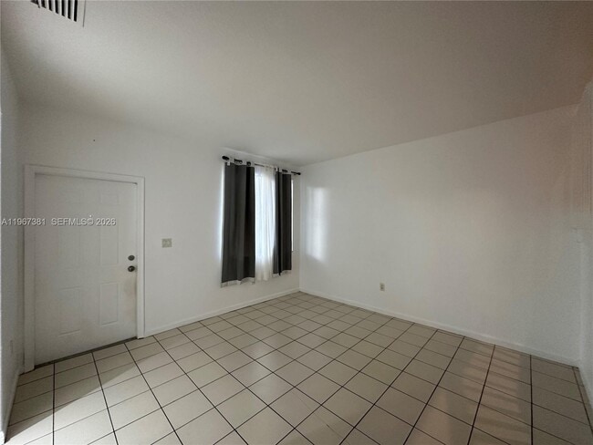 Foto del edificio - 2615 SE 15th Pl