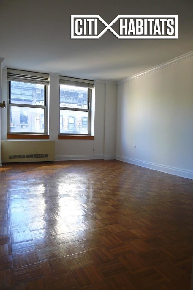 Building Photo - 350 E 82nd St