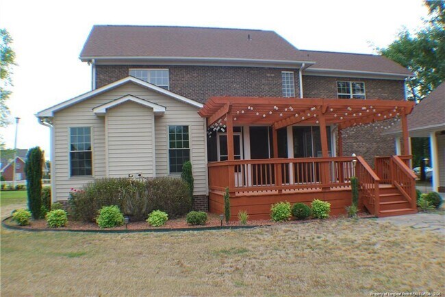 Foto del edificio - 845 Log Cabin Dr