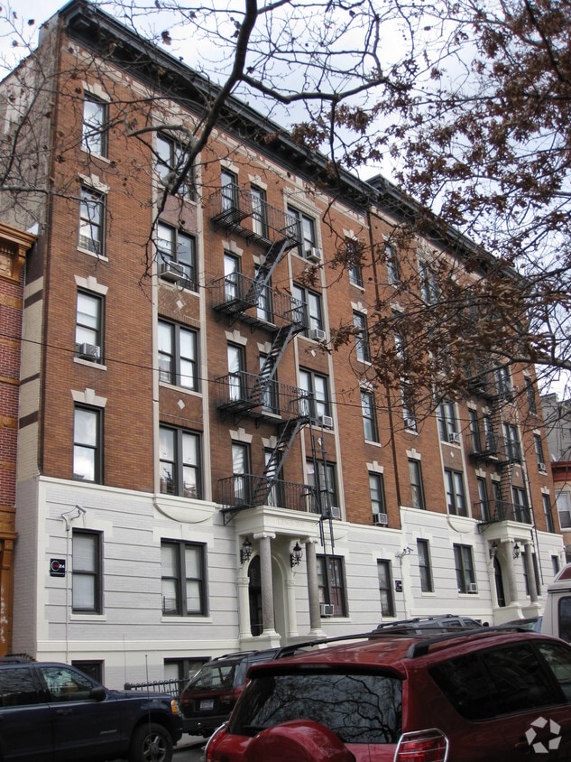 Building Photo - 461-465 46th St