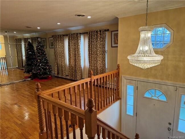 Foto del edificio - 129 Laurel Rd