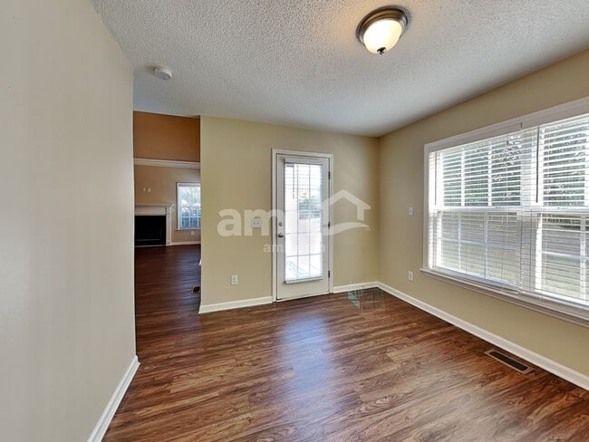 Building Photo - 4405 Moss Spring Dr