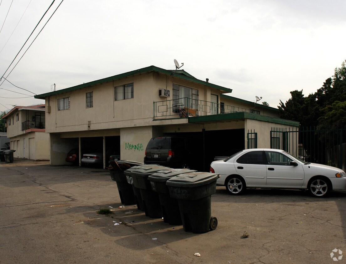 Foto del edificio - 733 N Palmetto Ave