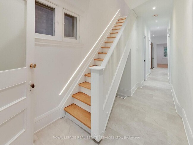 Photo du bâtiment - Detached Home for Rent in Prime Little Italy