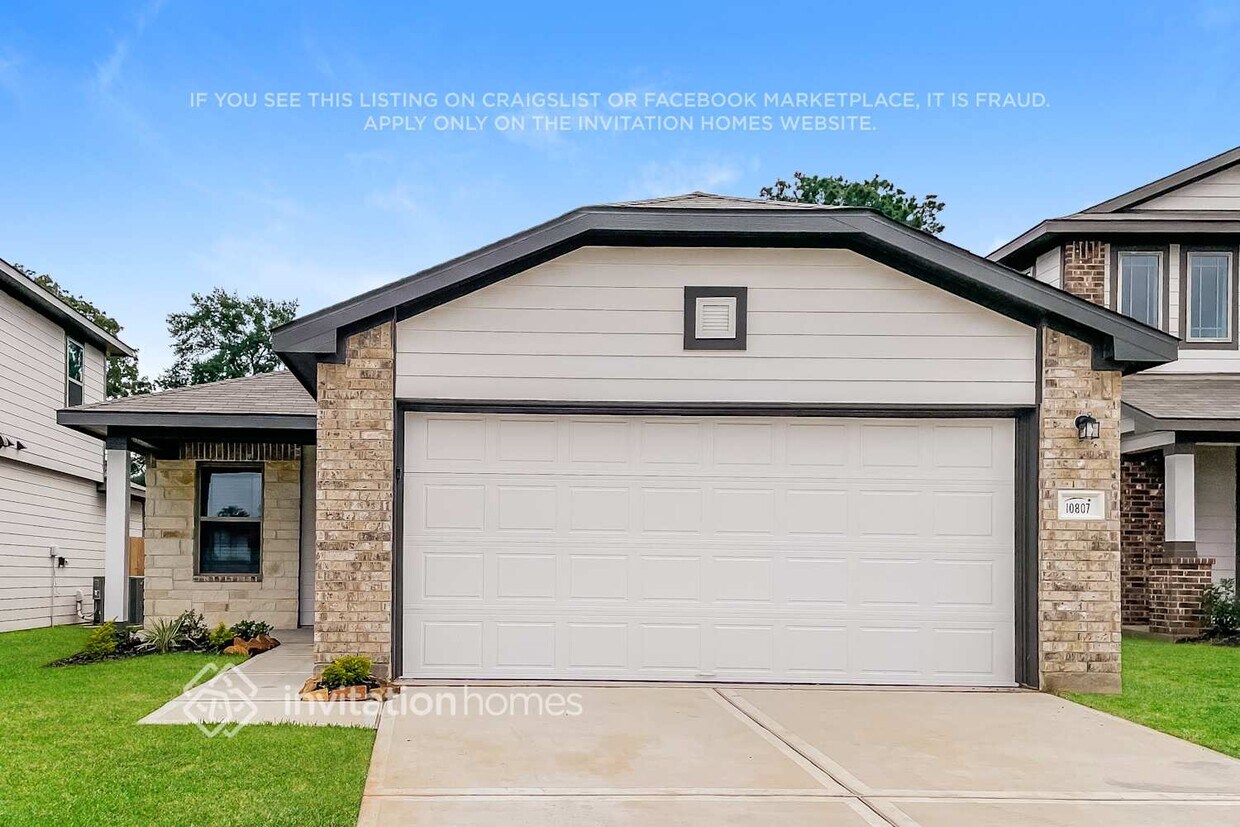 Foto principal - 10807 Sunlit St