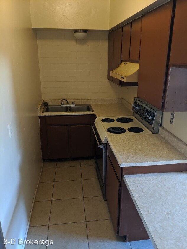 Primary Photo - 121 W Alturas St