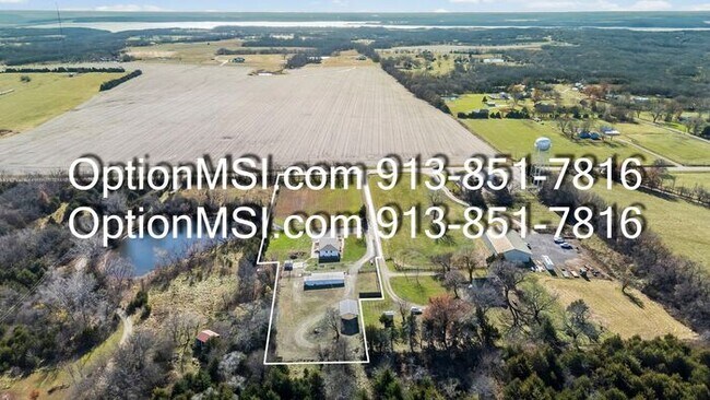 Foto del edificio - Country Charm Just Minutes From Lawrence!