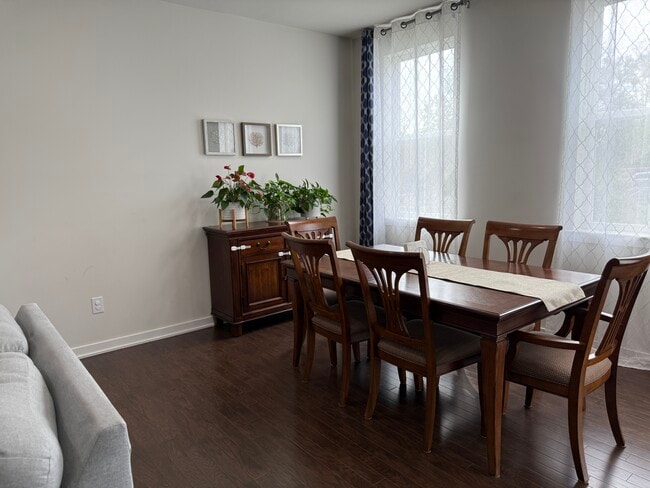 Building Photo - 115 Wynstone Ct