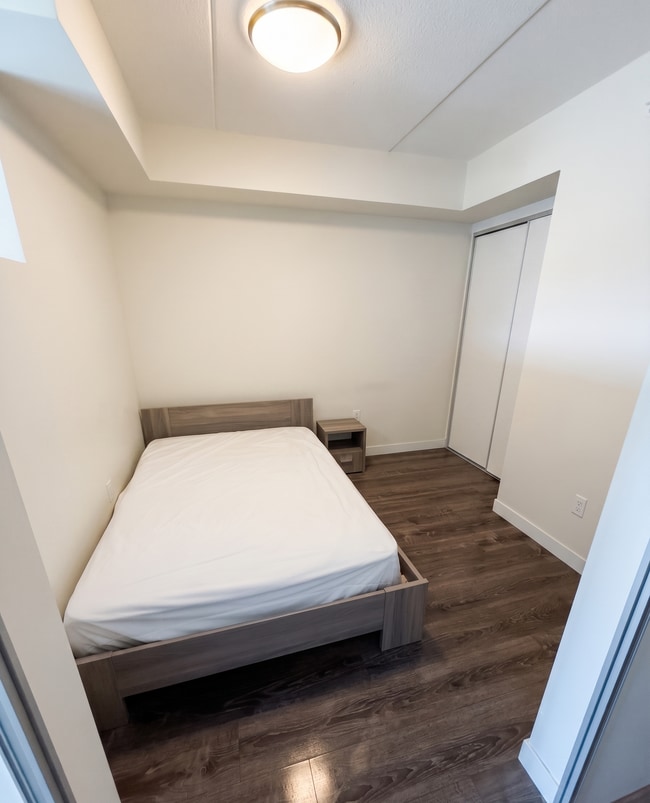 Building Photo - 257-257 Hemlock St