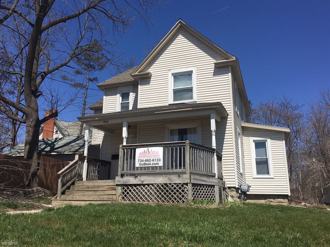 Foto del edificio - 2 br, 1 bath Duplex - 806 W Michigan Ave A...