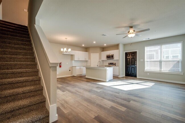 Foto del edificio - 637 Harvest Moon Dr