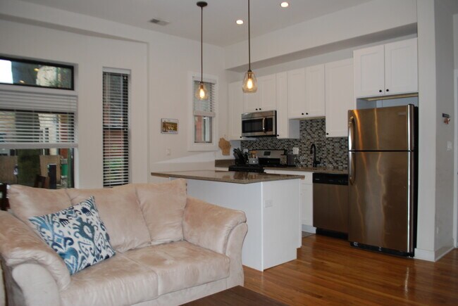 Foto del edificio - 609 W Oakdale Ave