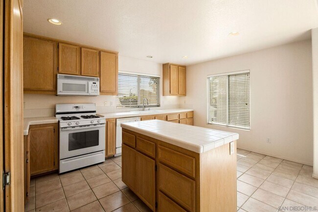 Foto del edificio - ***Pacific Beach 3 bedroom, 2.5 bathroom t...