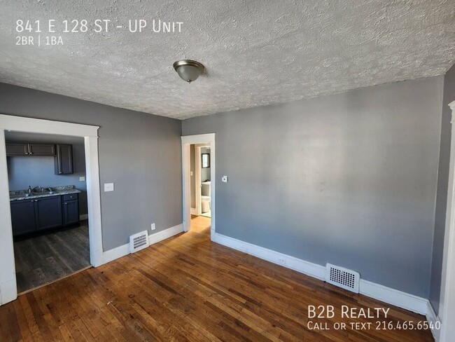 Building Photo - Move-In Ready! 2-Bedroom Multi-Family UP U...