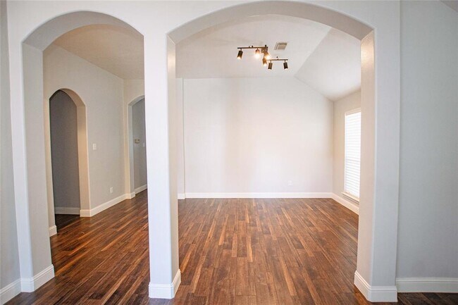 Building Photo - 2111 Blossom Creek Trail