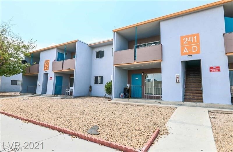Building Photo - 209 Flower Ave