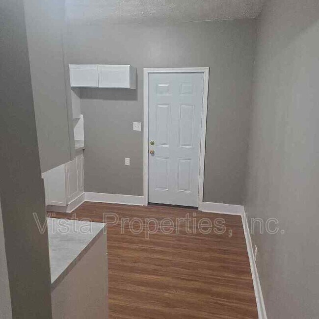 Foto del edificio - 835 S 38th St