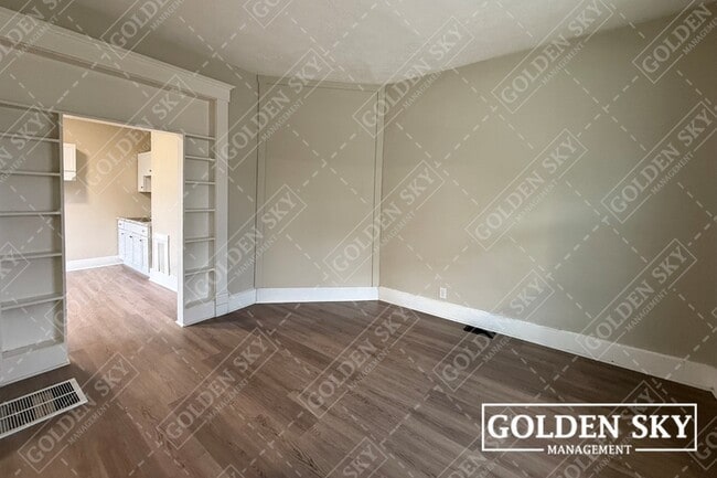 Building Photo - 1224 E Main St