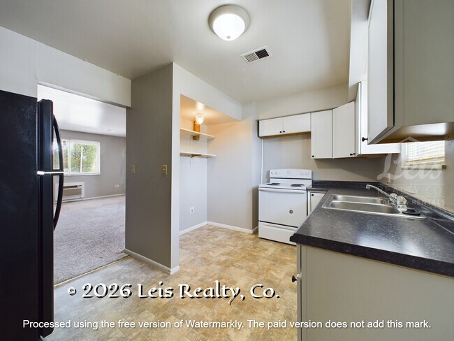 Building Photo - 405 N Owens Dr