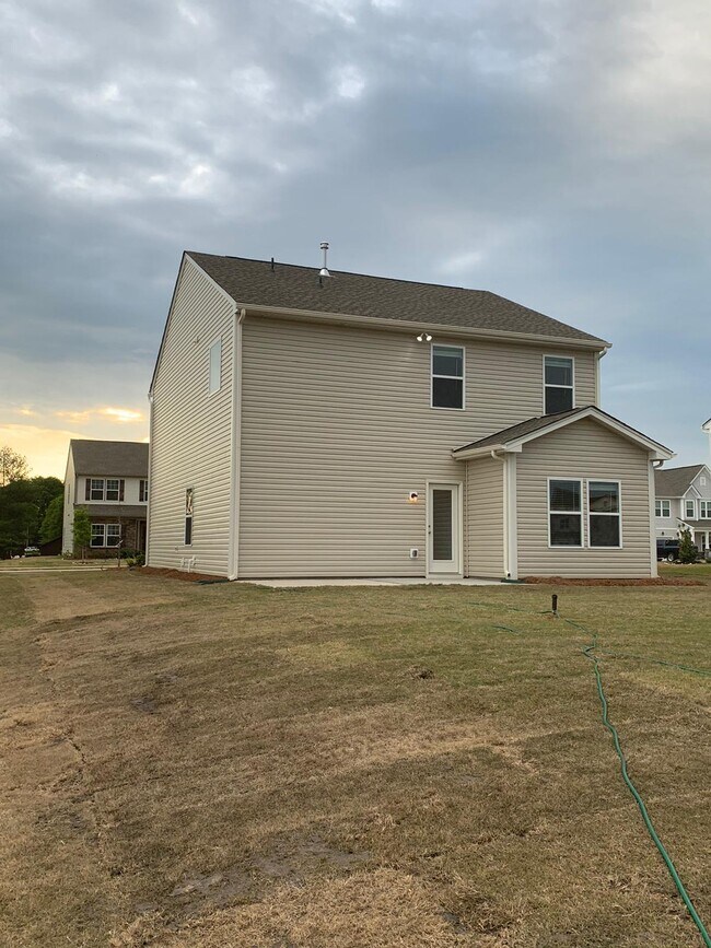Building Photo - 2015 Creeks Landing Dr