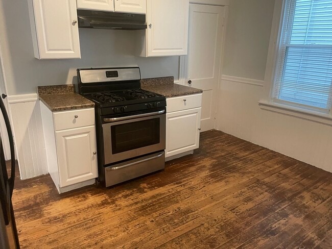 Foto del edificio - 72-74 Academy Avenue