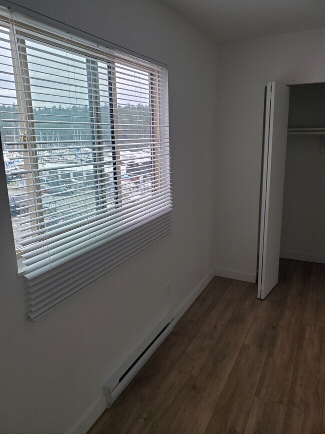 Photo du bâtiment - 430 Stewart Ave