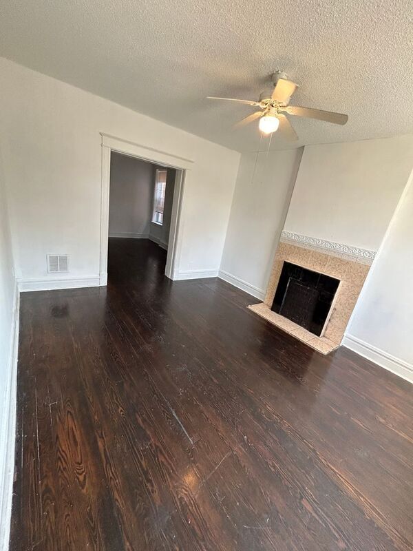 Building Photo - 3009 Osage St