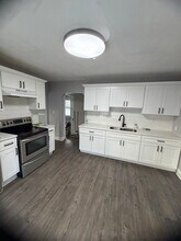 Building Photo - 61 Woodlawn St