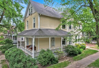 Building Photo - 2137 Maple Ave