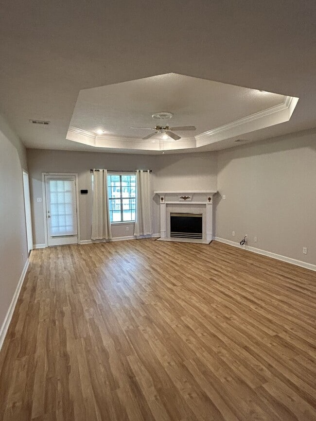 Building Photo - 5059 Silver Oak Dr