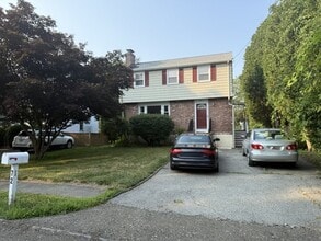 Building Photo - 72 Grassland St
