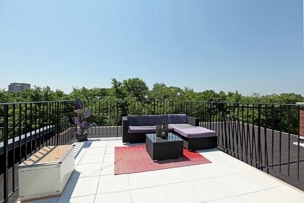 Primary Photo - 274 6th St